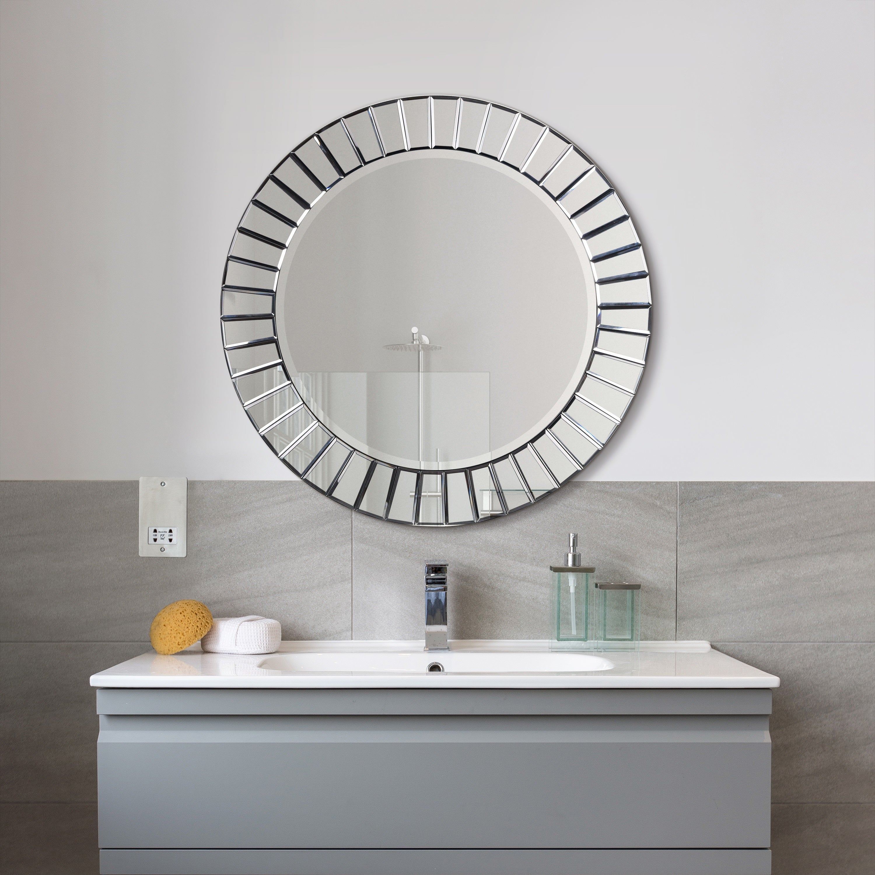 Moderno Beveled Round Wall Mirror